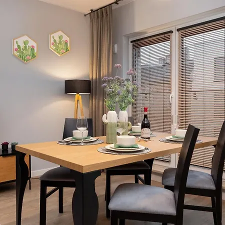 Exclusive Mostowa By Renters Prestige *