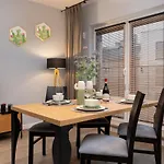 Exclusive Mostowa By Renters Prestige *