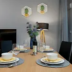 Exclusive Mostowa By Renters Prestige *