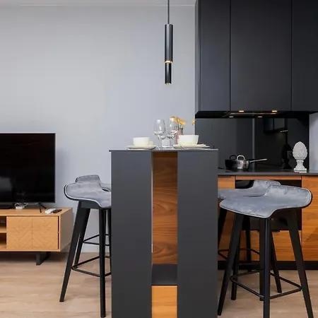 Exclusive Mostowa By Renters Prestige *