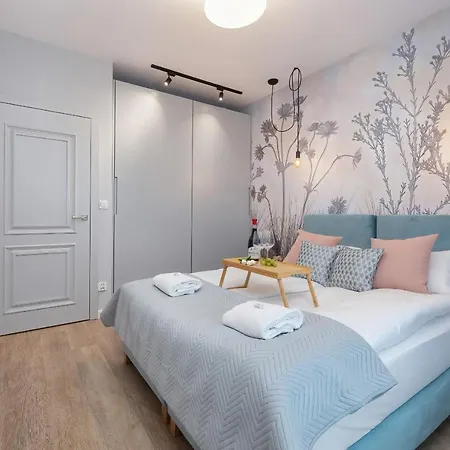 Exclusive Mostowa By Renters Prestige