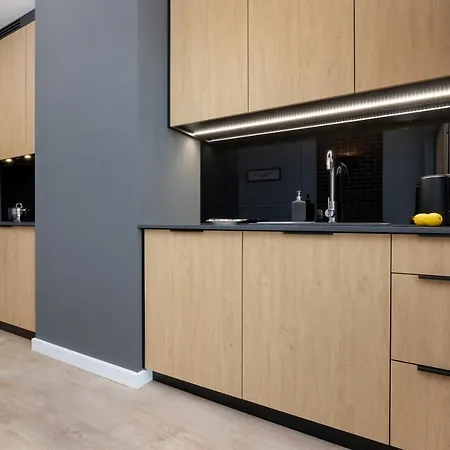 Exclusive Mostowa By Renters Prestige